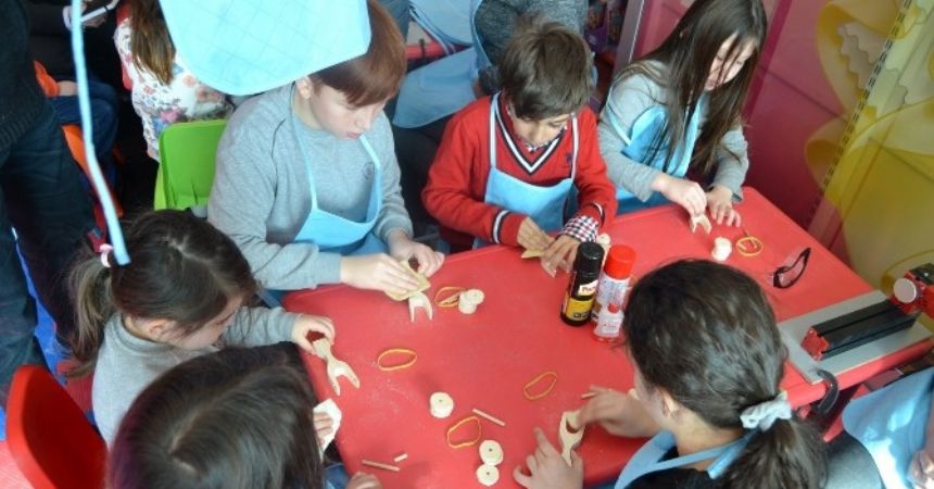 Mini Club’ta ahşap atölyesi sürüyor