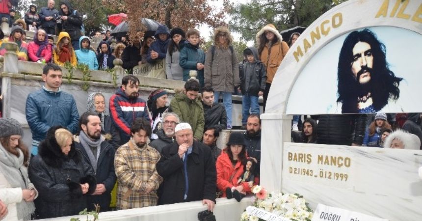 Barış Manço kabri başında anıldı
