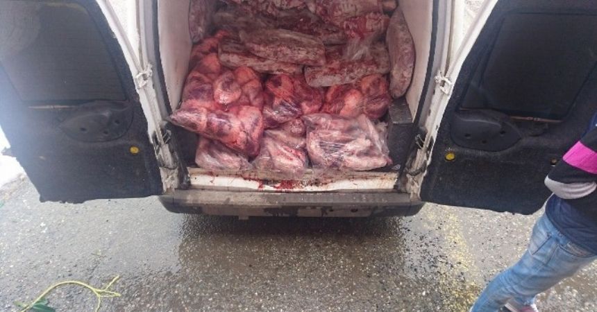 Bin 270 kilogram kaçak et imha edildi Bin 270 kilogram kaçak et imha edildi