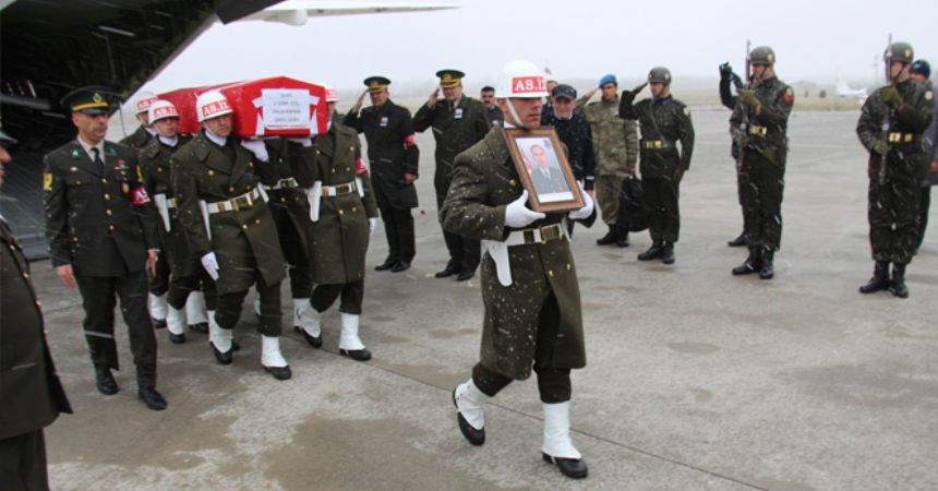 Kendi yetim büyüdü, çocuğu da yetim büyüyecek Kendi yetim büyüdü, çocuğu da yetim büyüyecek