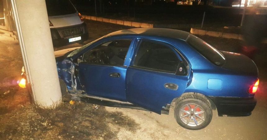 Direğe çarptı, Osmancık’ı elektriksiz bıraktı Direğe çarptı, Osmancık’ı elektriksiz bıraktı