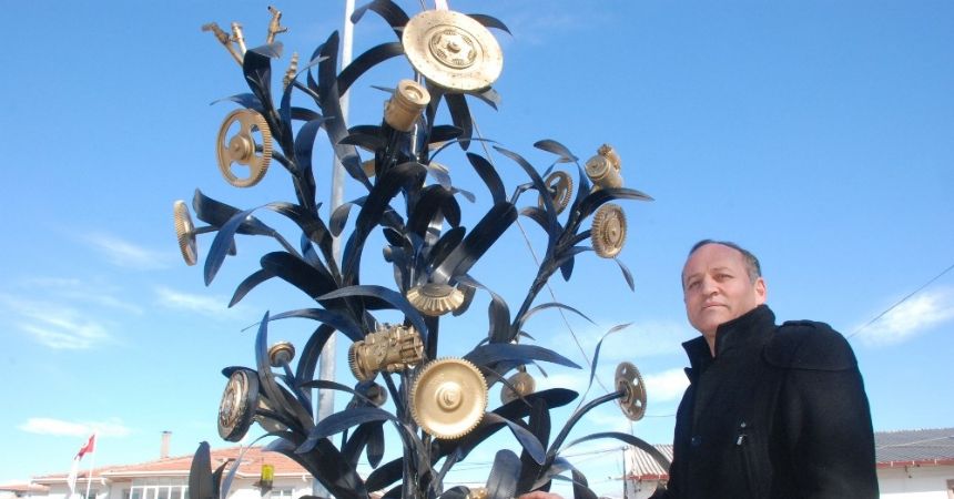 Yedek parçalardan sanat eseri Yedek parçalardan sanat eseri