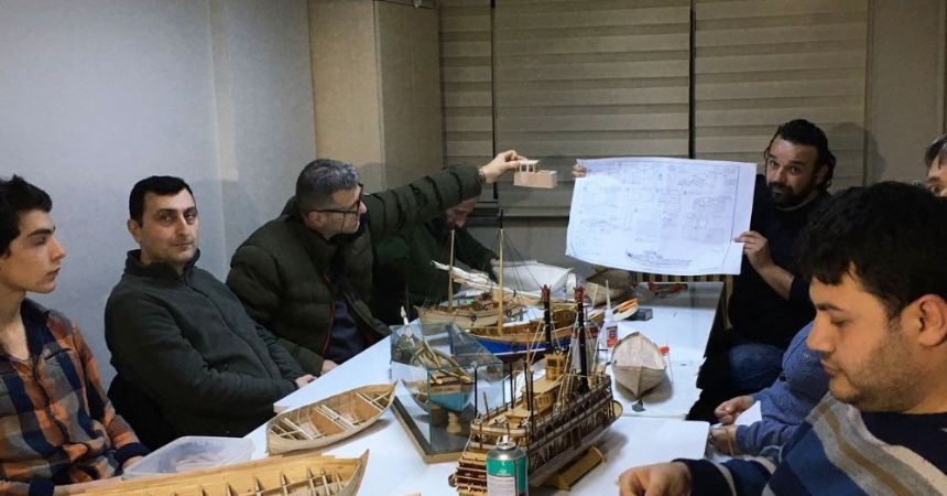 Model gemi yapımını öğreniyorlar