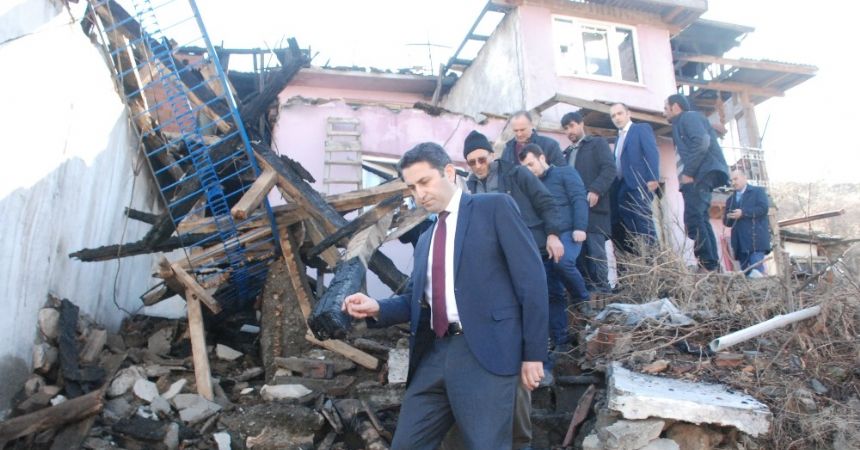 Evleri yanan 3 aileye yardım yapılacak Evleri yanan 3 aileye yardım yapılacak
