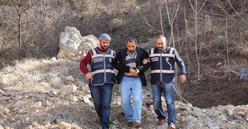 Borçlarından bunalıma girip orman yaktı Borçlarından bunalıma girip orman yaktı