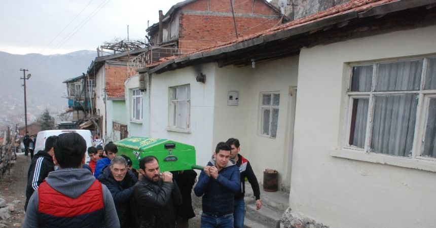 Eşi ameliyat olacağı gün gazdan zehirlendi Eşi ameliyat olacağı gün gazdan zehirlendi