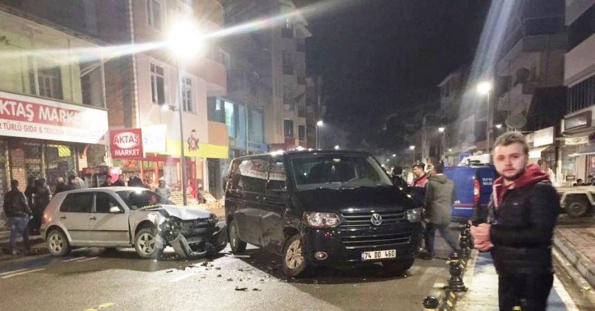 Zehir tacirleri 'dur'madı kaza yaptı Zehir tacirleri 'dur'madı kaza yaptı