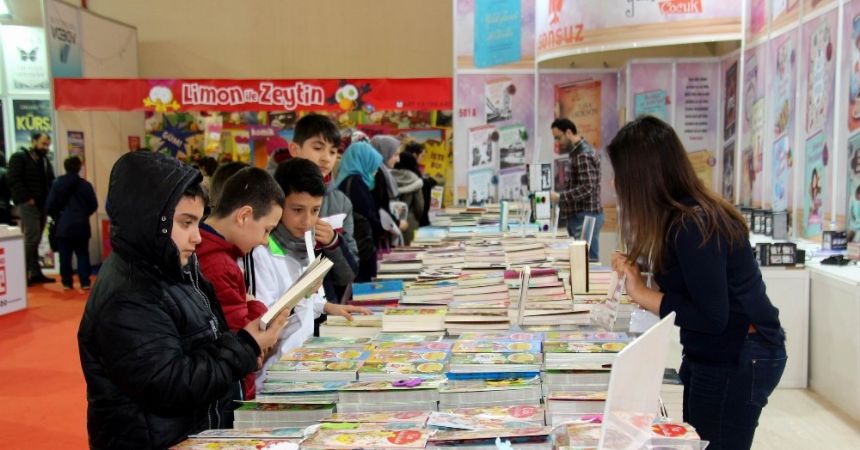 Kitapseverlerin beklediği gün geldi Kitapseverlerin beklediği gün geldi