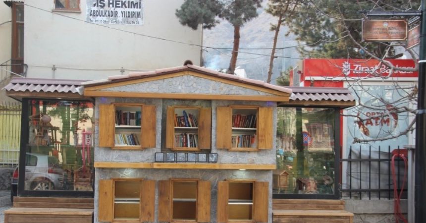 Yusufeli’ne sokak kütüphanesi