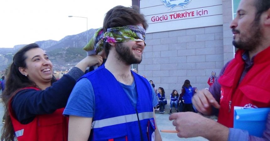 Bilgisayar oyunlarına karşı ‘körebe’ Bilgisayar oyunlarına karşı ‘körebe’