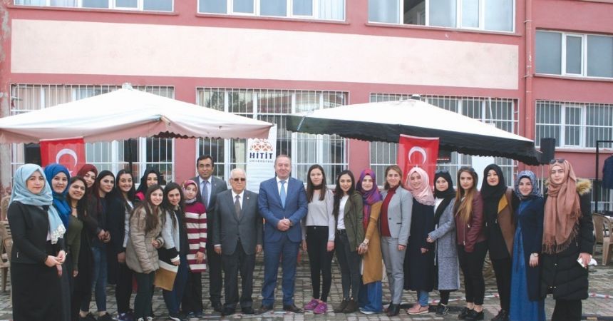 Üniversitelilerden kermes