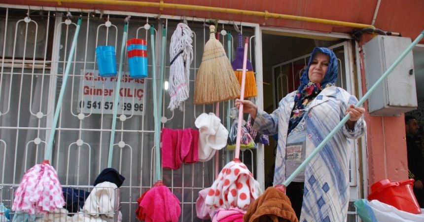 Bornoz parçalarını ekonomiye kazandırıyor Bornoz parçalarını ekonomiye kazandırıyor