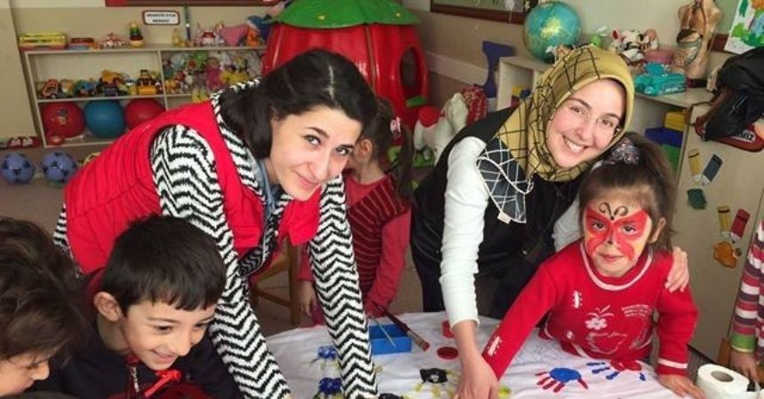 Gençler minik öğrencilerle buluştu
