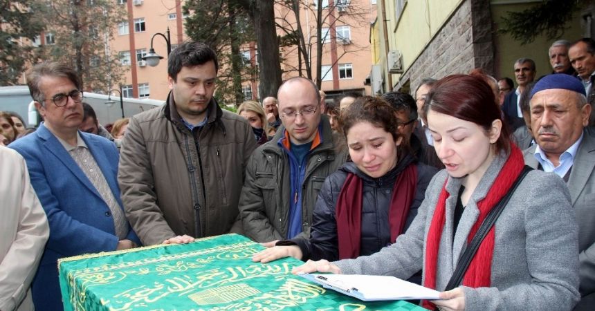 Doktor için hazin tören