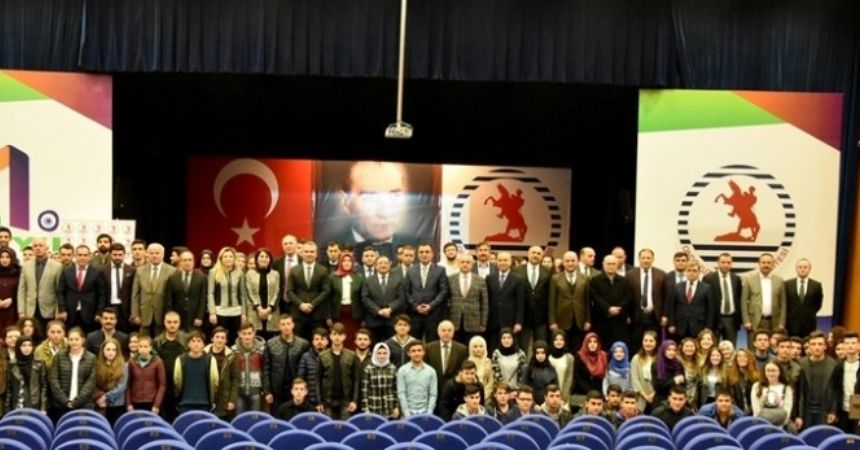 Liseli ve üniversiteliler el ele