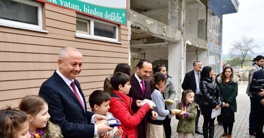Öğrencilerden örnek davranış