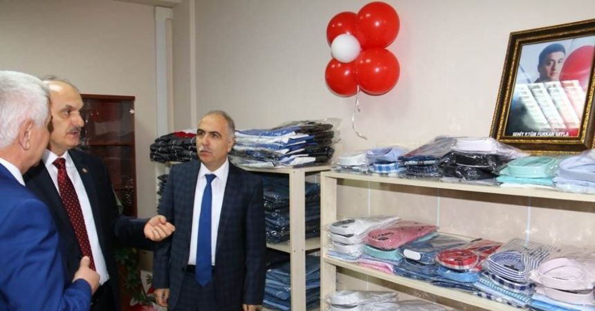 İhtiyaç sahibi öğrenciler için ‘Ünibutik’ İhtiyaç sahibi öğrenciler için ‘Ünibutik’