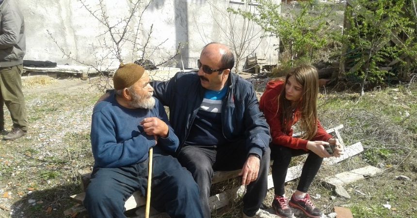 Niksar’da öğrenciler yaşlıları unutmadı Niksar’da öğrenciler yaşlıları unutmadı
