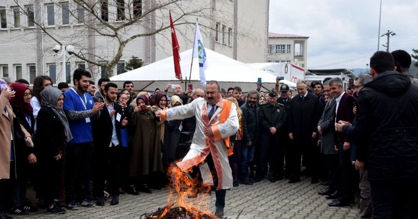 Giresun Üniversitesi’nde Nevruz coşkusu Giresun Üniversitesi’nde Nevruz coşkusu
