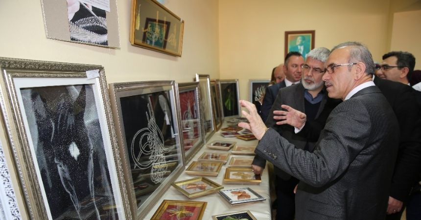 Huzurevinden anlamlı sergi