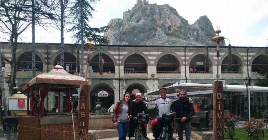 İsviçre’den Bangladeş’e bisikletle yolculuk