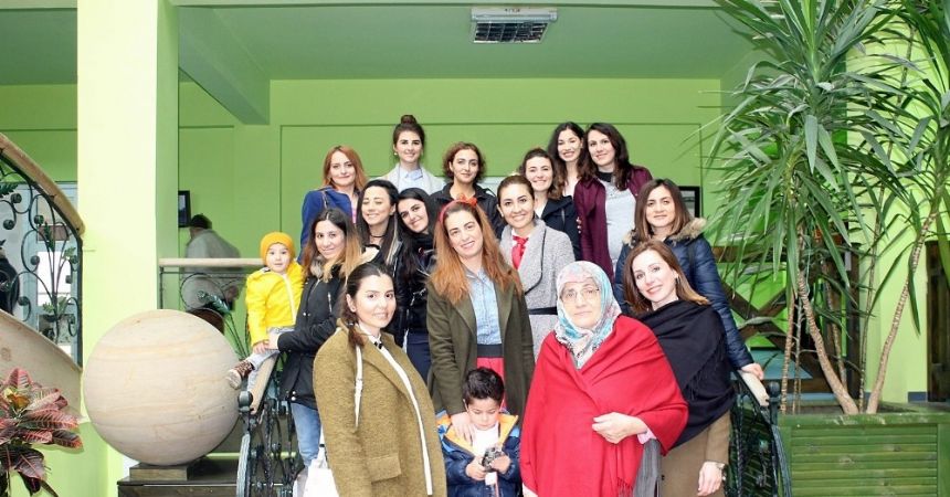 Kadın vatmanlar huzurevinde