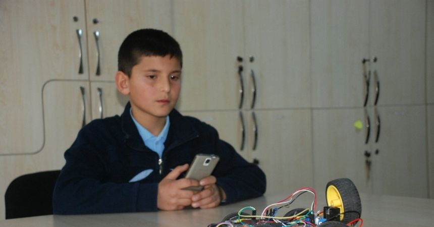 Kendi oyuncağını kendi yaptı