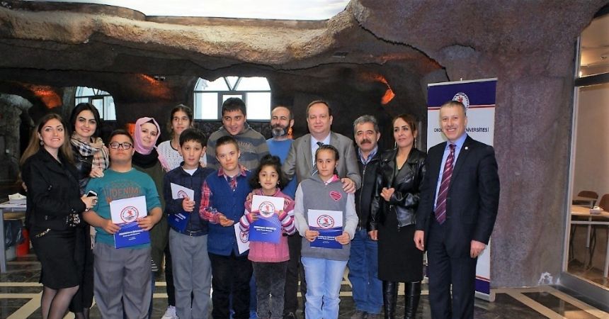 Özel öğrenciler seramik ve ebru sanatı ile tanıştı