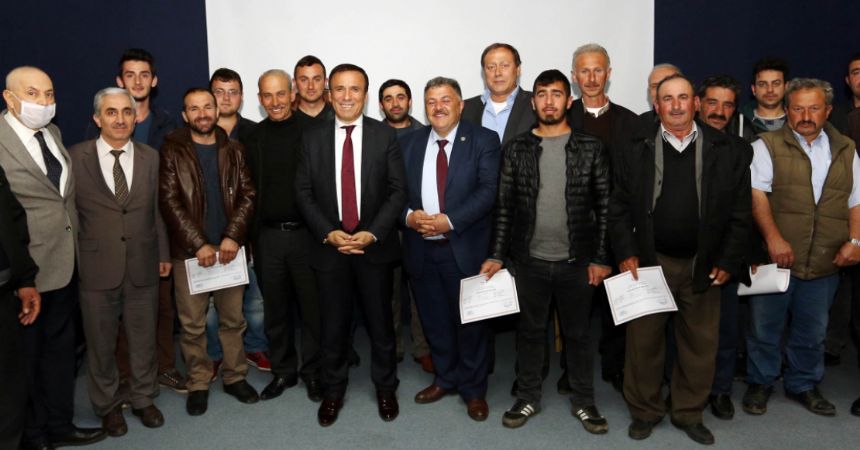 Sürü yöneticileri sertifika aldı Sürü yöneticileri sertifika aldı