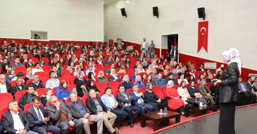 ‘Ailede Öfke Kontrolü’ konferansına yoğun ilgi