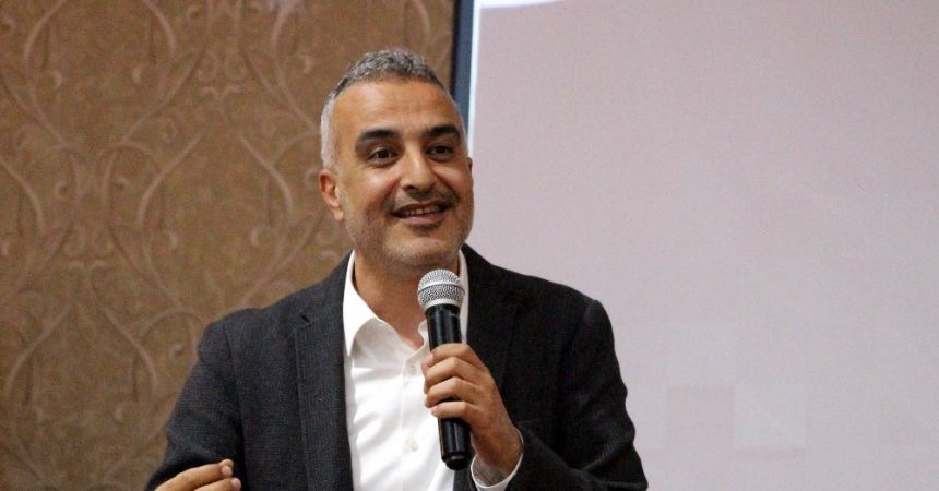 Develi, 'Ünlü Mamuller’le güldürdü