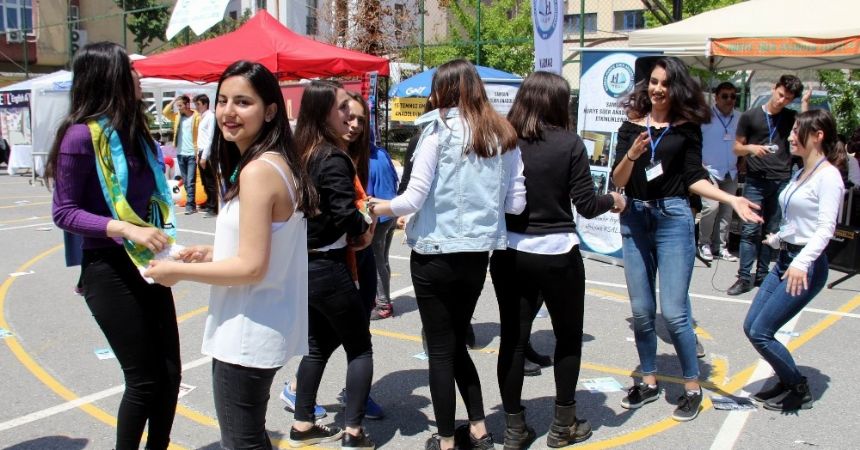 Liseler kendini tanıttı Liseler kendini tanıttı