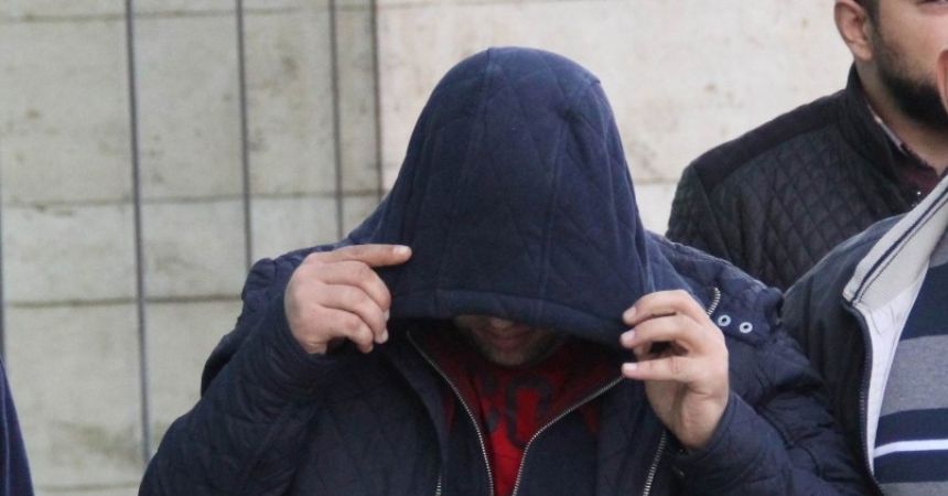 Suriyeli öğrenci hakim karşısında Suriyeli öğrenci hakim karşısında