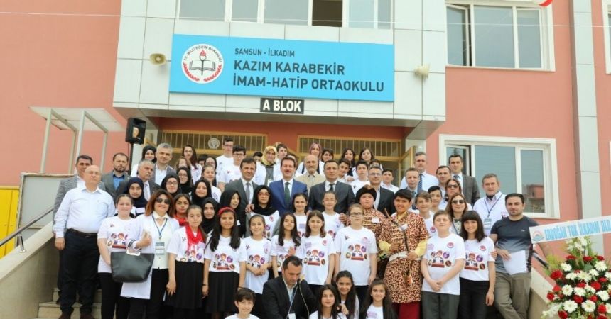 Öğrenciler buluşlarını sergiledi Öğrenciler buluşlarını sergiledi