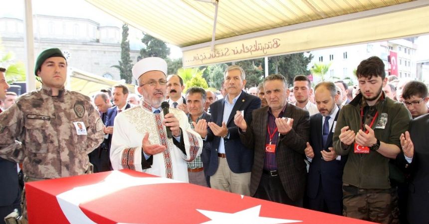 Samsun şehidini bağrına bastı Samsun şehidini bağrına bastı
