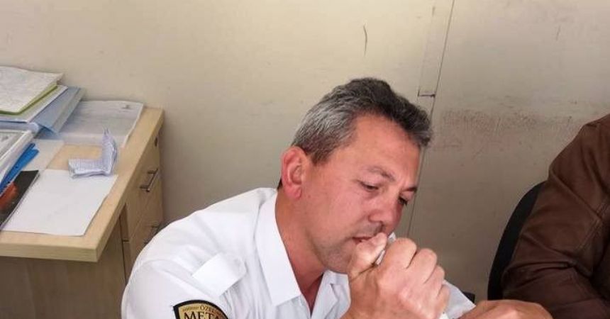 Bulduğu yavru ceylanı bebek gibi besledi