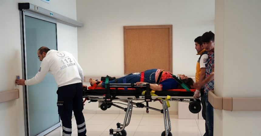 Cenazeye giderken kaza geçirdiler