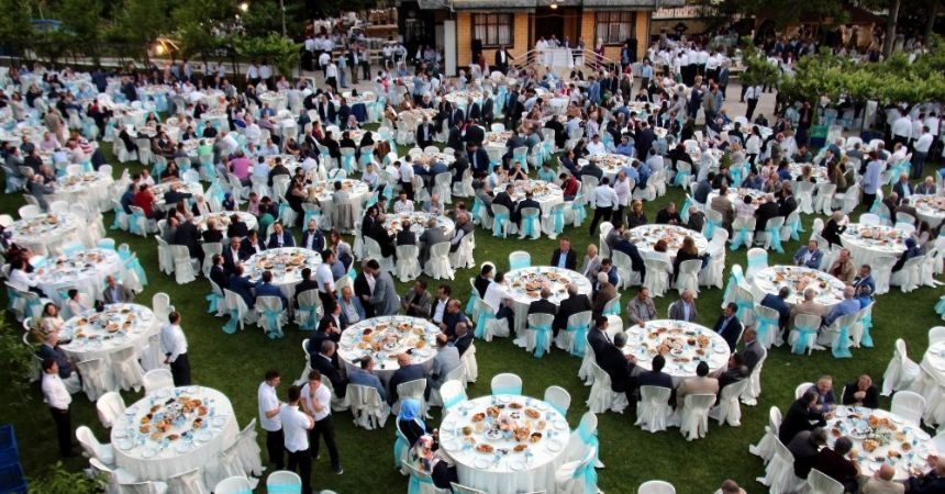 Köktaş’tan 2 bin 500 kişiye iftar Köktaş’tan 2 bin 500 kişiye iftar