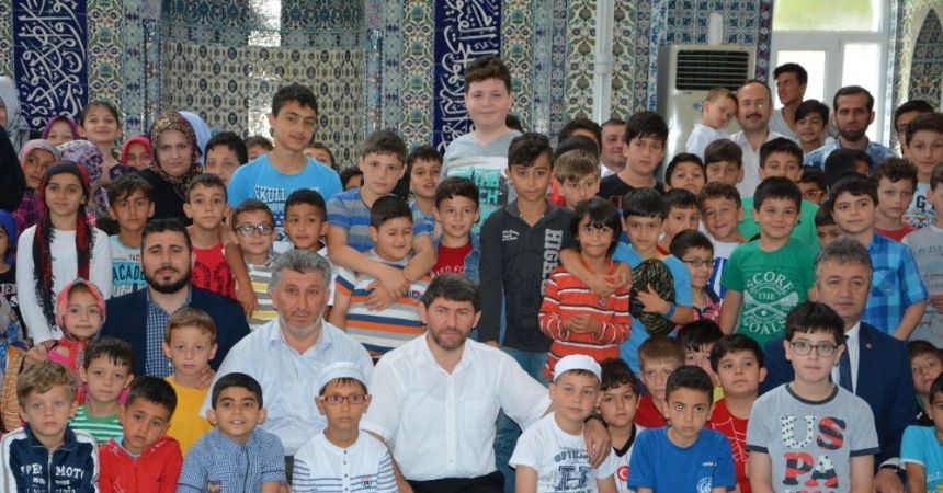 19 Mayıs’ta camiler çiçek açtı