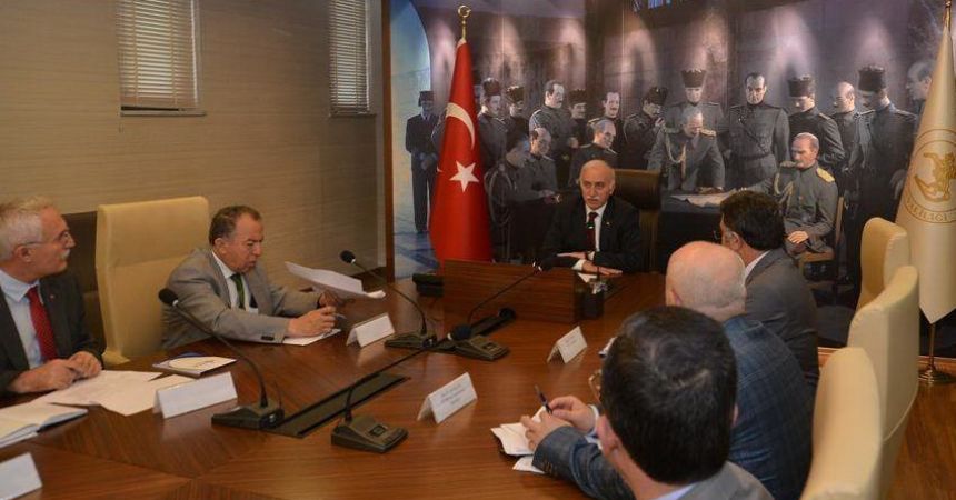 Vali’den “mevsimlik tarım işçisi” uyarısı Vali’den “mevsimlik tarım işçisi” uyarısı