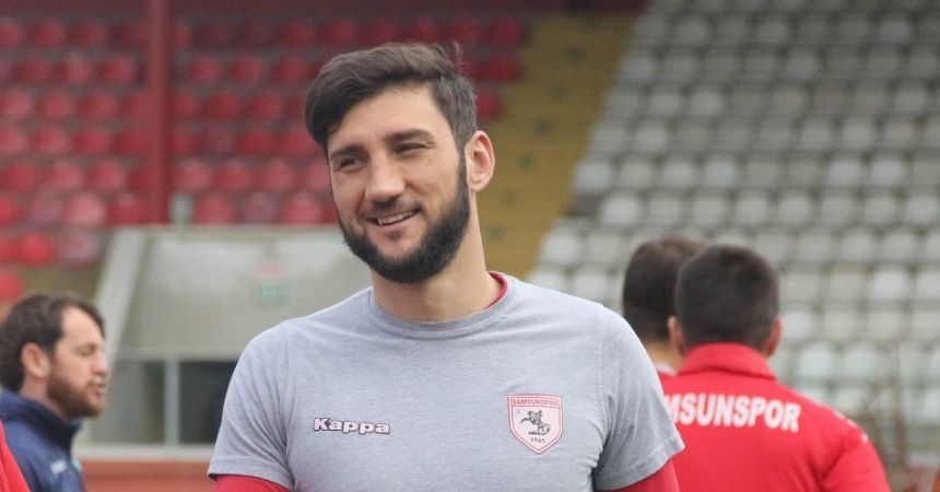 3 isim imzalıyor 3 isim imzalıyor