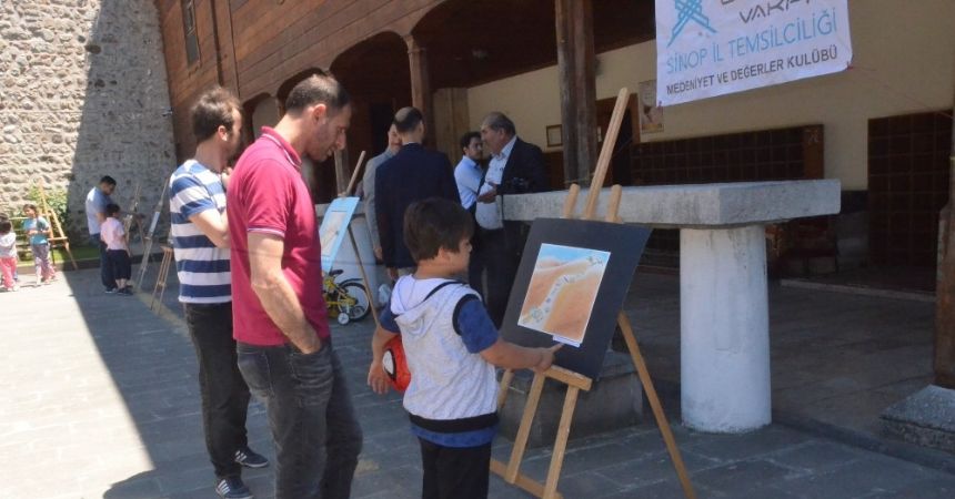Çizimlerle 40 hadis sergiye çıktı