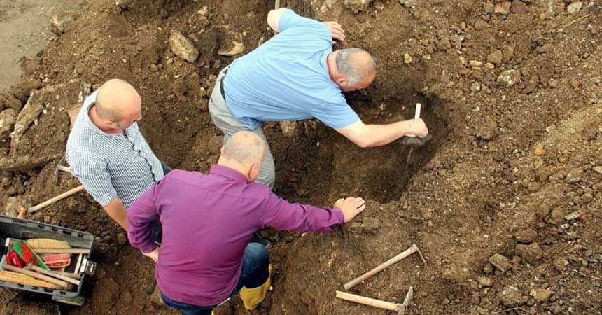 Valilikten 'mezar' açıklaması Valilikten 'mezar' açıklaması