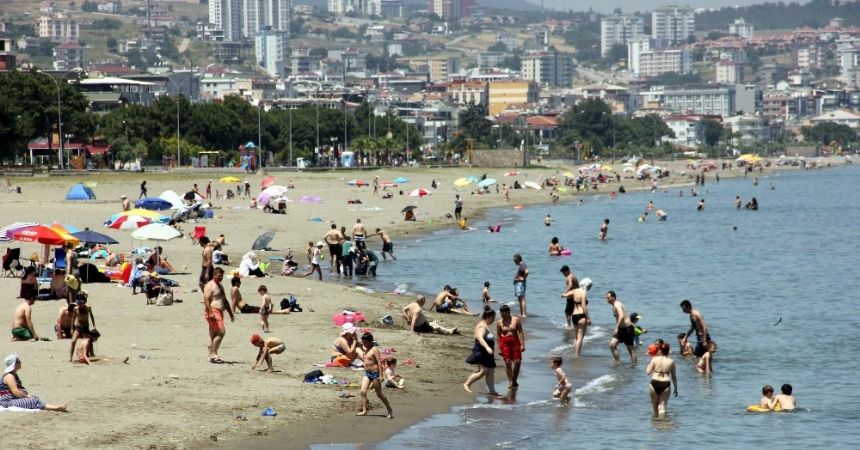 Sıcak hava sahillere akın ettirdi