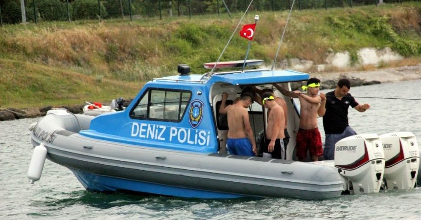 Denizde ölümden döndüler Denizde ölümden döndüler