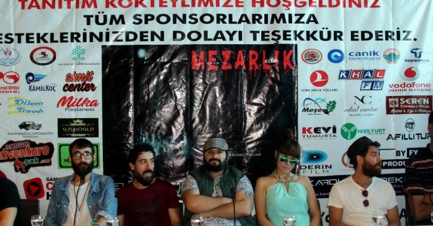 Nihal Candan ve Minik, 'Mezarlık'ı tanıttı Nihal Candan ve Minik, 'Mezarlık'ı tanıttı