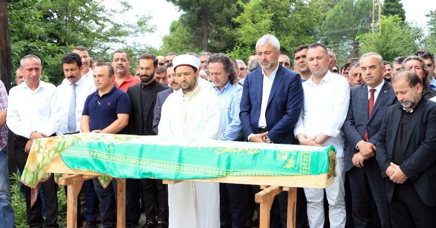 Medyum Memiş annesini kaybetti
