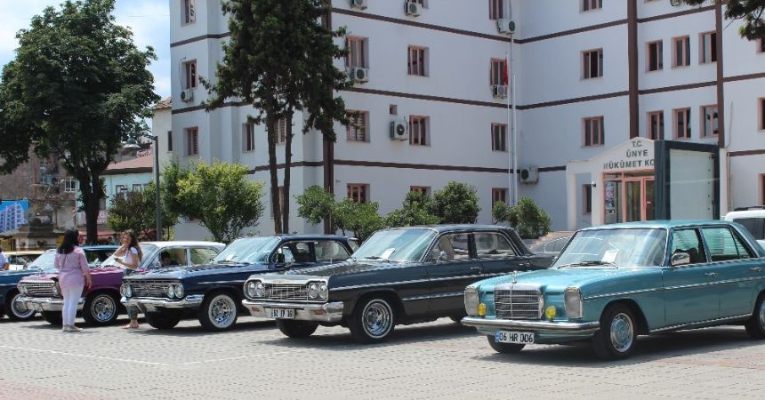 Klasik otomobiller görücüye çıktı