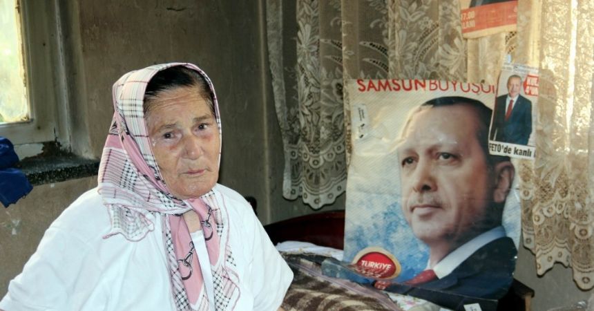 Yaşlı kadının Cumhurbaşkanı sevgisi Yaşlı kadının Cumhurbaşkanı sevgisi