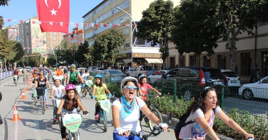 Doğa’ya saygı için pedal çevirdiler